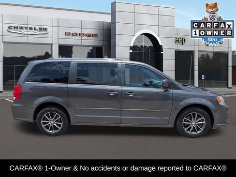 Used 2016 Dodge Grand Caravan SXT FWD image 2