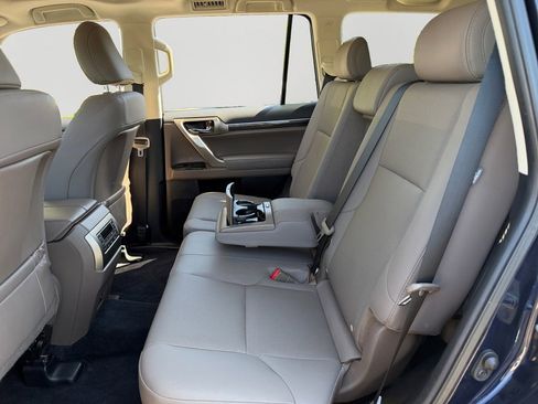 Used 2020 Lexus GX 460 Premium w/ Premium Package AWD/4WD image 12