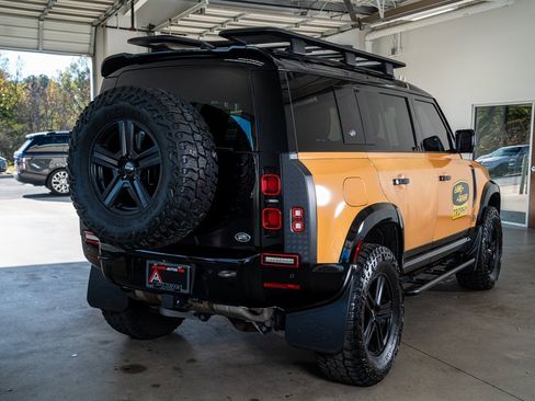 Used 2022 Land Rover Defender 110 X-Dynamic SE image 6