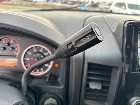 Used 2013 Nissan Titan SV image 22