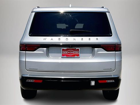 Used 2022 Jeep Wagoneer Series II image 6