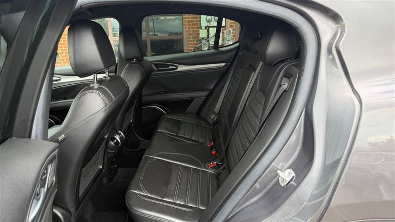 Used 2018 Alfa Romeo Stelvio Ti Sport AWD/4WD image 21