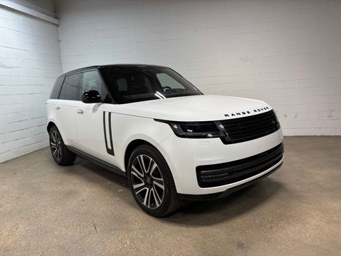 Used 2023 Land Rover Range Rover SE AWD/4WD image 4