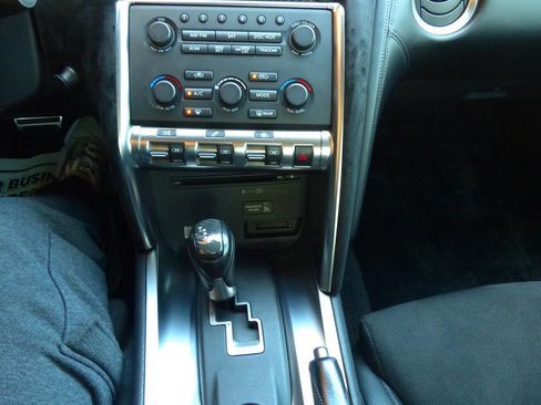 Used 2010 Nissan GT-R Premium image 43