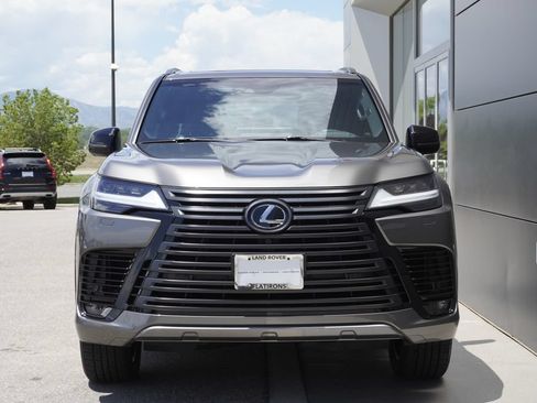 Used 2023 Lexus LX 600 4WD w/ Appearance Package image 5