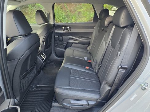 New 2026 Kia Sorento EX FWD image 4