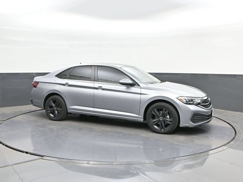 Used 2023 Volkswagen Jetta SE FWD image 17