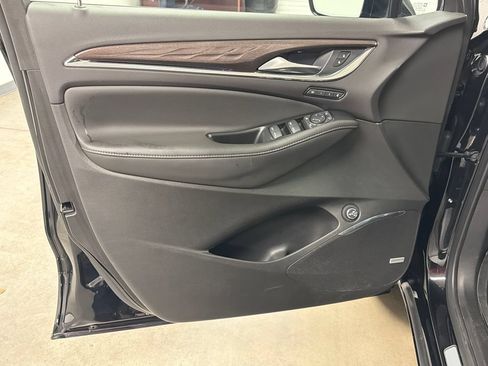 Used 2023 Buick Enclave Avenir w/ Avenir Technology Package AWD/4WD image 21