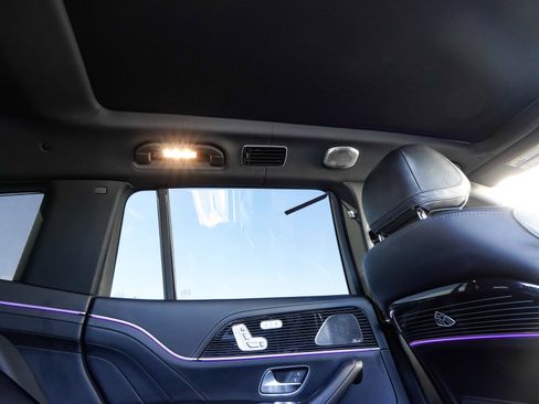 Used 2023 Mercedes-Benz Maybach GLS 600 Maybach GLS 600 image 57