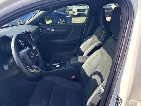 Used 2023 Volvo C40 P8 Recharge Ultimate AWD/4WD image 3