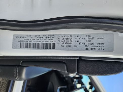 Used 2018 Jeep Grand Cherokee Limited RWD image 32