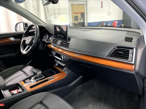 Used 2023 Audi Q5 2.0T Premium w/ Convenience Package AWD/4WD image 14