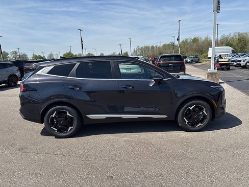 New 2026 Kia Sportage EX FWD image 2