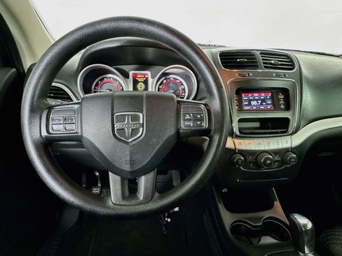 Used 2019 Dodge Journey SE w/ Blacktop Package FWD image 10