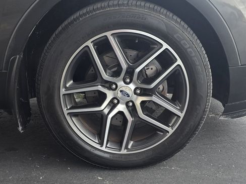 Used 2017 Ford Explorer Sport w/ Equipment Group 401A AWD/4WD image 46