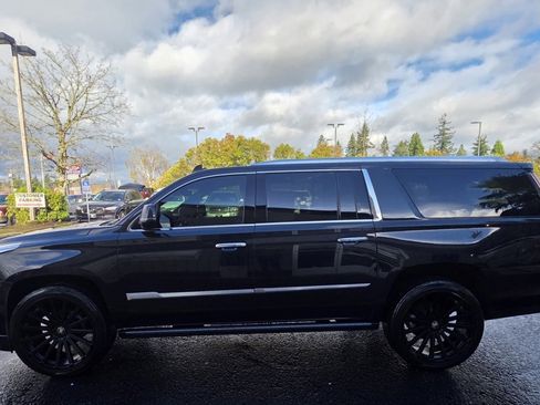 Used 2019 Cadillac Escalade ESV Platinum image 4