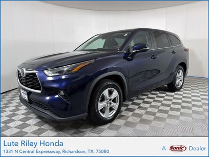 Used 2023 Toyota Highlander LE