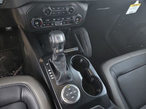 New 2026 Ford Bronco Outer Banks w/ Sasquatch Package AWD/4WD image 11