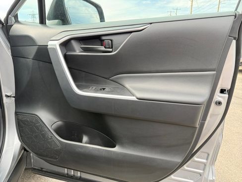 Certified 2025 Toyota RAV4 LE image 33