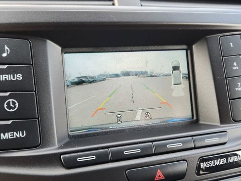 Certified 2018 Ford Explorer XLT image 25