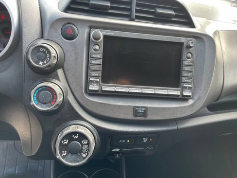 Used 2010 Honda Fit Sport image 11