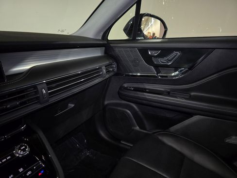 Used 2020 Lincoln Corsair FWD w/ Equipment Group 101A image 29