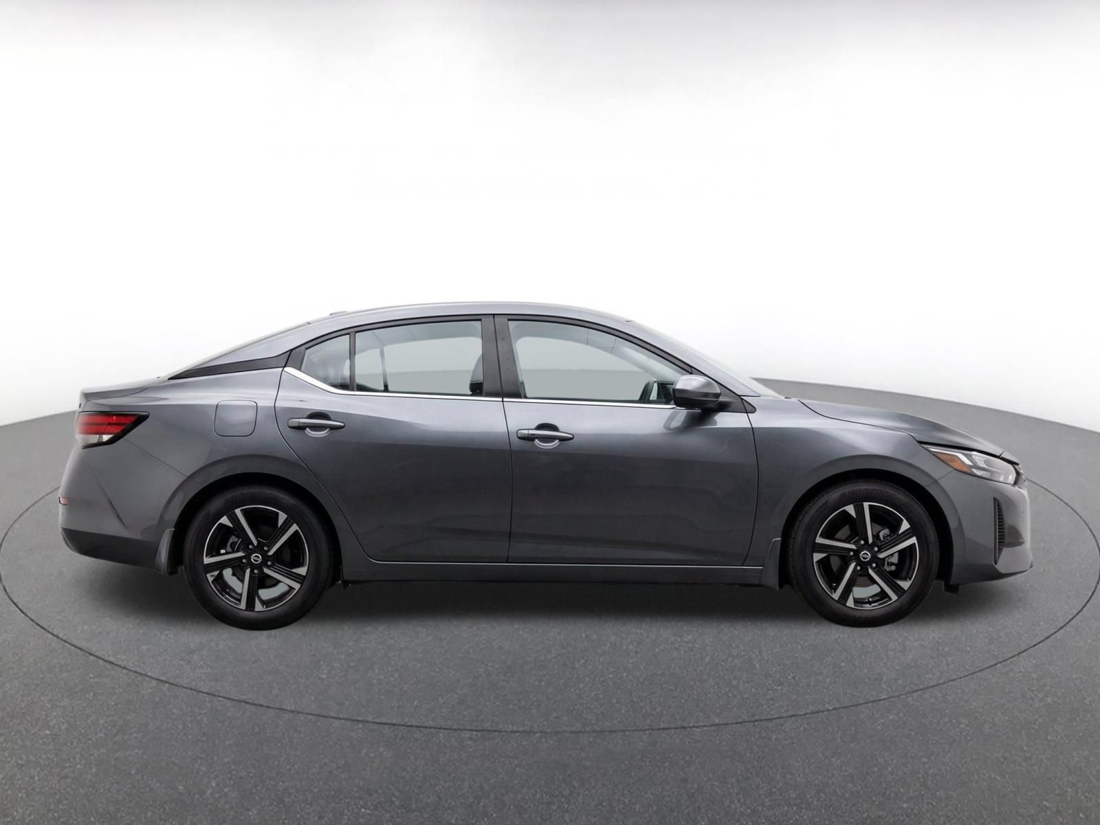 Used 2025 Nissan Sentra SV FWD image 9