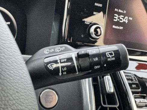 Used 2023 Kia Sorento SX image 19