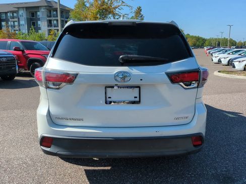 Used 2016 Toyota Highlander Limited FWD image 5