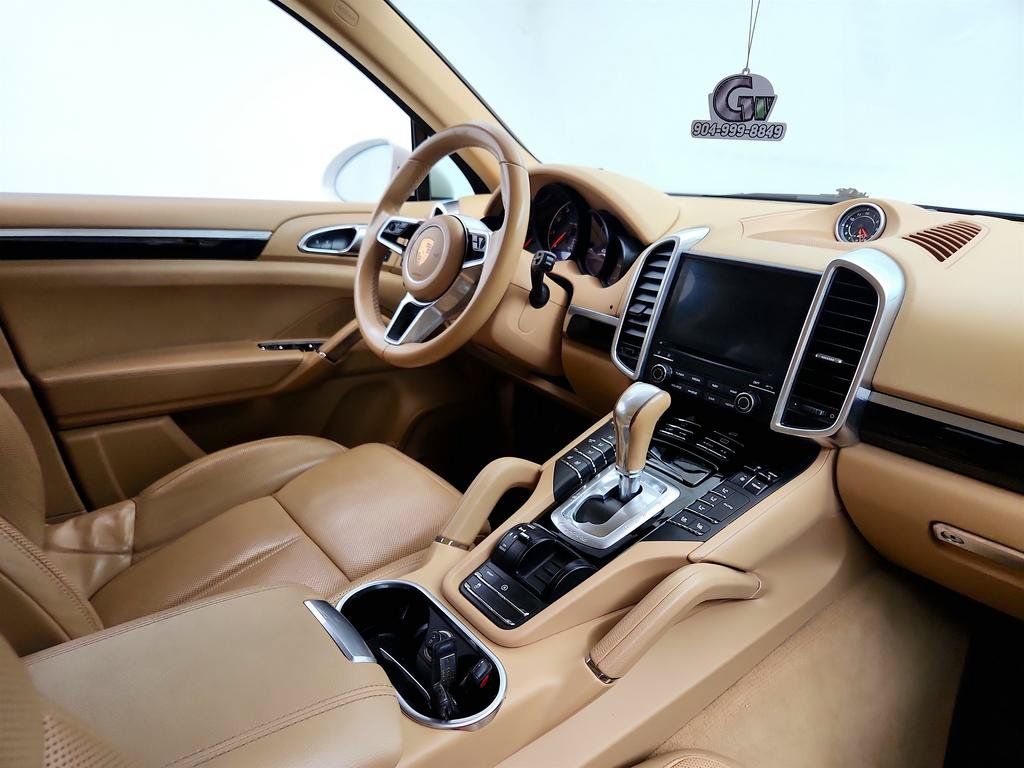 Used 2017 Porsche Cayenne Platinum Edition w/ Premium Package (PJV) AWD/4WD image 26