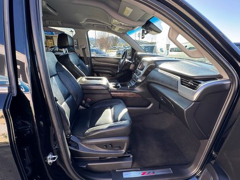 Used 2017 Chevrolet Suburban LT w/ Luxury Package image 30