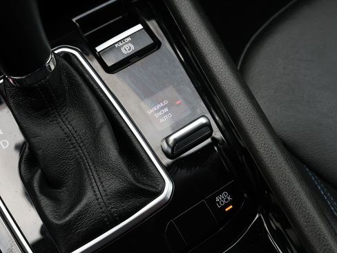 Used 2025 Jeep Compass Latitude w/ Altitude Special Edition image 23