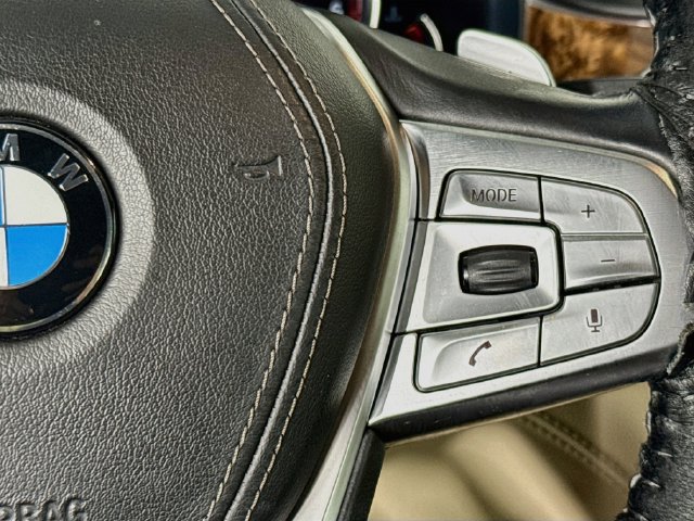 Used 2018 BMW 750i RWD image 12