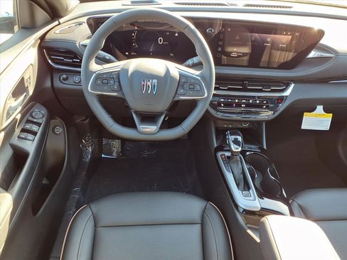 New 2026 Buick Envista Avenir image 2