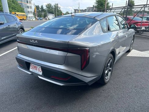 Used 2025 Kia K4 FWD image 3