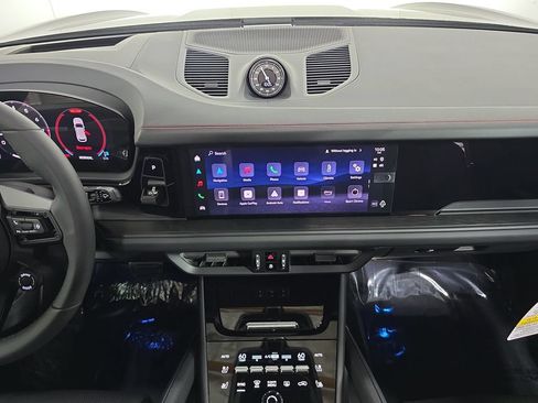New 2026 Porsche Cayenne GTS AWD/4WD image 16