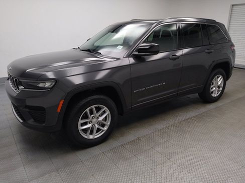Used 2023 Jeep Grand Cherokee Laredo AWD/4WD image 2
