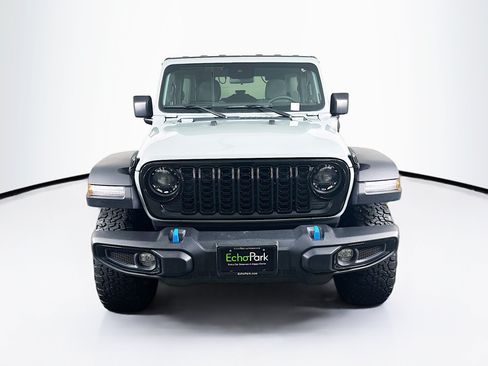 Used 2024 Jeep Wrangler Unlimited AWD/4WD image 2