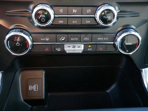 Certified 2022 Ford F150 XLT w/ Equipment Group 302A High image 26