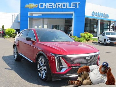 Used 2025 Cadillac Lyriq Luxury w/ LPO, Floor Liner Package