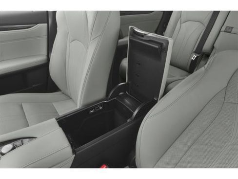 Used 2019 Lexus RX 350L w/ Premium Package image 18