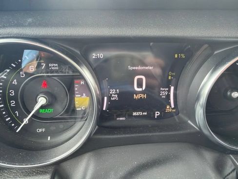 Used 2023 Jeep Wrangler Unlimited Sahara w/ Cold Weather Group AWD/4WD image 4