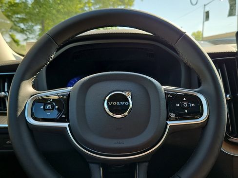 New 2026 Volvo XC60 B5 Ultra w/ Protection Package Premier AWD/4WD image 18