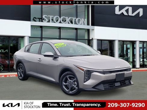 Used 2025 Kia K4 FWD image 1