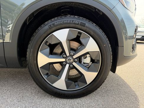 New 2026 Volvo XC40 B5 Plus w/ Protection Package Premier image 7