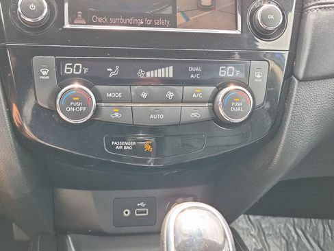 Used 2018 Nissan Rogue SL AWD/4WD image 25