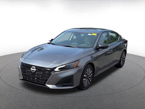 Used 2026 Nissan Altima 2.5 SV FWD image 4