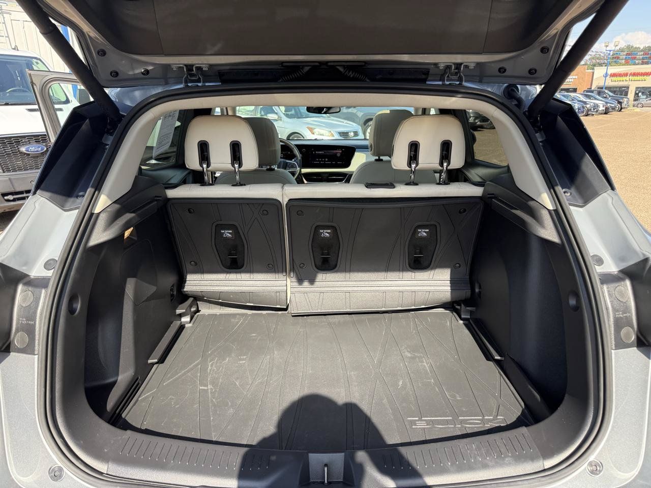 Used 2025 Buick Encore GX Avenir w/ Avenir Convenience Package FWD image 16