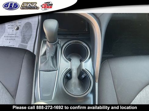 Used 2020 Toyota Camry LE image 18