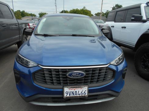 Used 2023 Ford Escape Active image 2